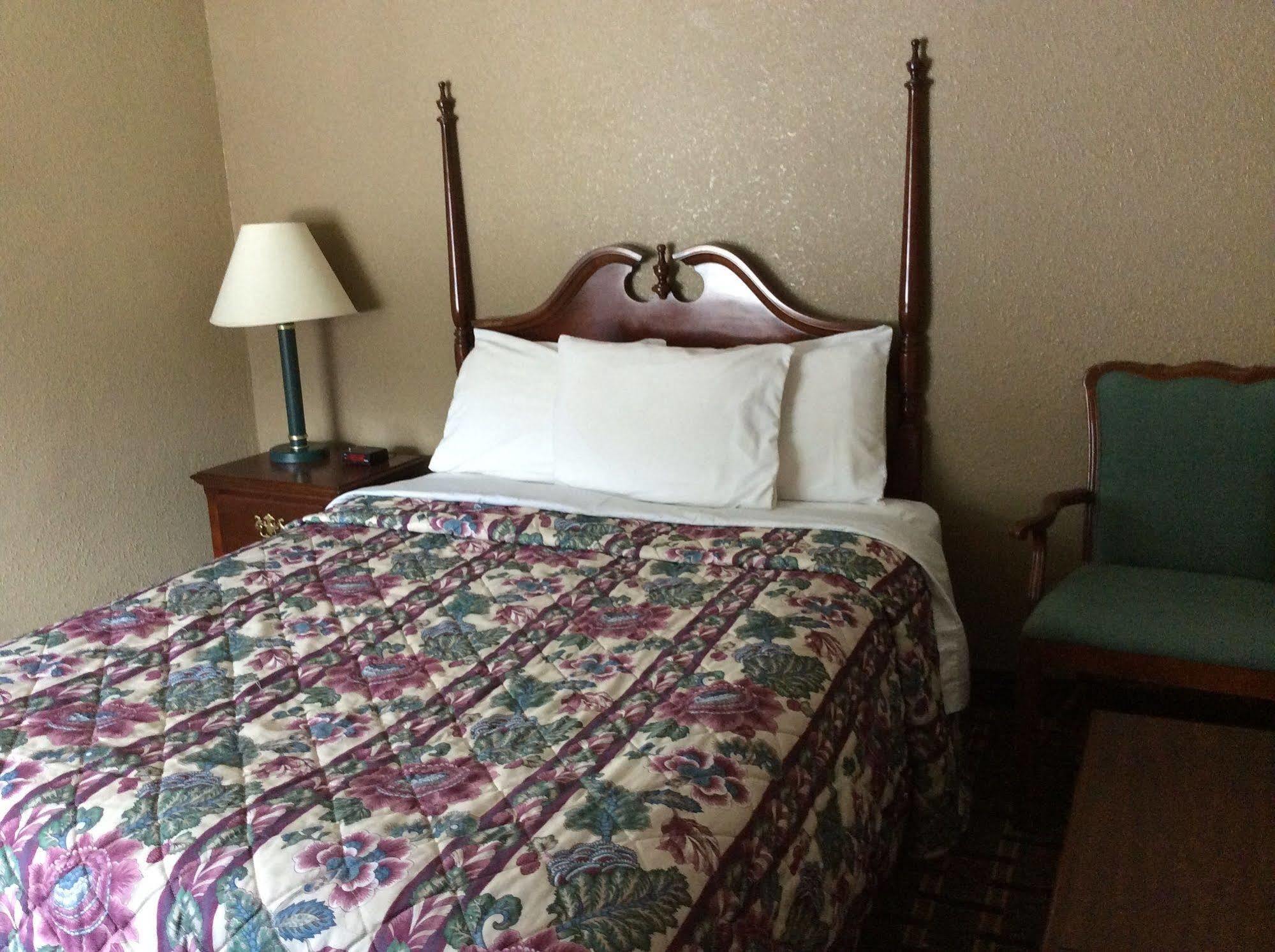 Middlebury Sweets Motel Extérieur photo