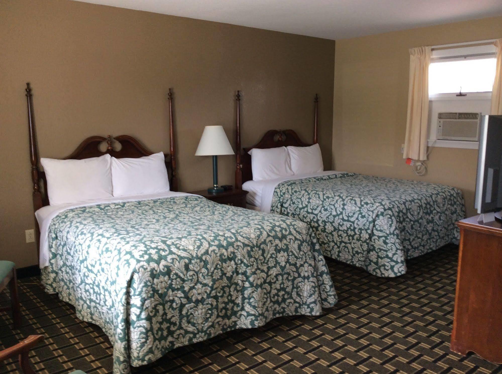 Middlebury Sweets Motel Extérieur photo