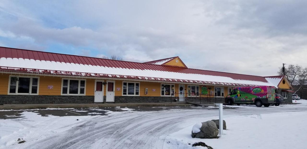 Middlebury Sweets Motel Extérieur photo